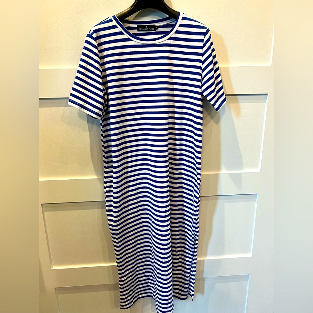 Blue and white striped causal dress size Women’s Medium NWOT!